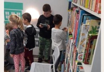 Odwiedziny w bibliotece