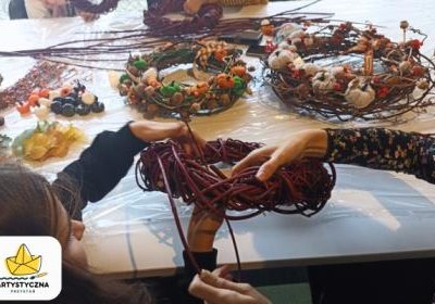 Międzypokoleniowe warsztaty w Artystycznej Przystani