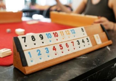 Luźne Granie w Rummikub w Wieliczce – dołącz do stołu pełnego emocji!