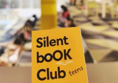 Silent Book Club w Bibliotece Młodych – chwila oddechu z książką