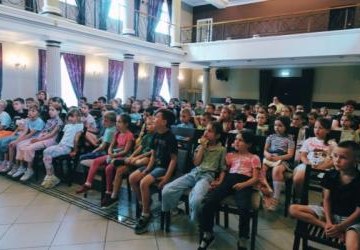 Spektakle teatralne w bibliotekach powiatu wielickiego