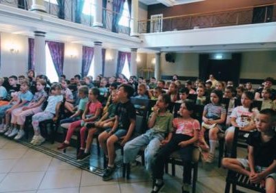 Spektakle teatralne w bibliotekach powiatu wielickiego