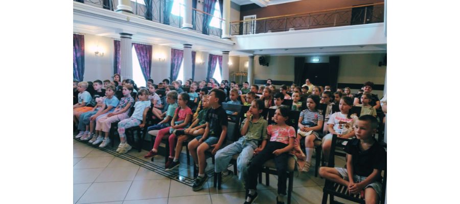 Spektakle teatralne w bibliotekach powiatu wielickiego