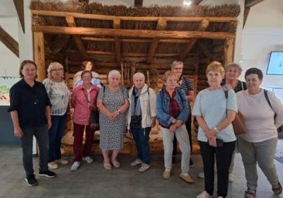 Wakacyjny Klub Seniora z wizytą w Muzeum Archeologicznym