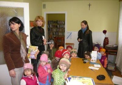 Przedszkolaki w bibliotece