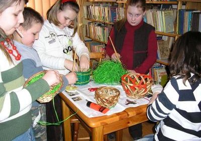 „Kolory i zwiastuny wiosny” – zajęcia plastyczne