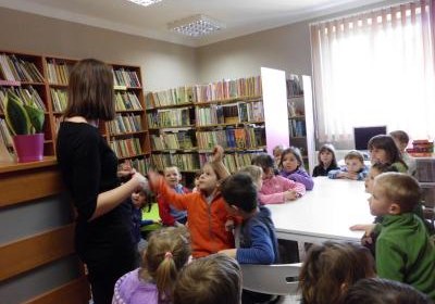 Kolejna grupa przedszkolaków odkrywa bibliotekę!