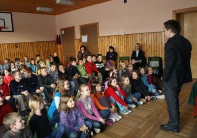 Z „Wierszownikiem z podróży dookoła świata” Łukasza Dębskiego