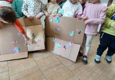 Wiewiórka Kitka i stary dąb