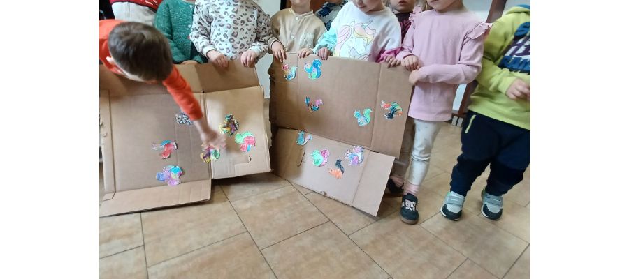 Wiewiórka Kitka i stary dąb