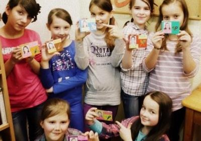 Bibułowe kwiaty w Klubie Szalonych Nożyczek