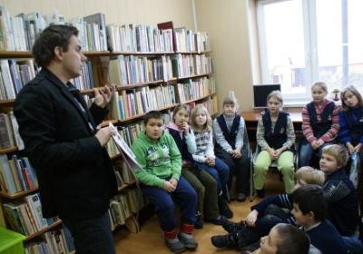Z „Wierszownikiem z podróży dookoła świata” Łukasza Dębskiego