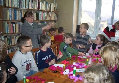 Krepinowe kwiaty na Dzień Babci i Dziadka