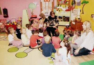 Pluszowe Misie z całego świata wędrują do Przedszkola i witają w Bibliotece