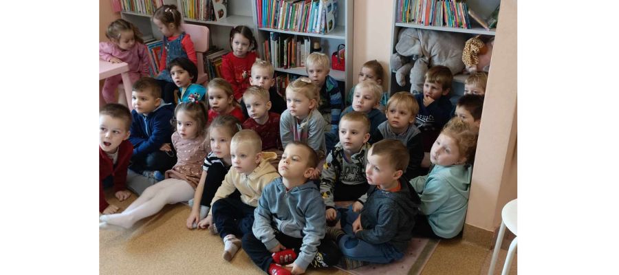 Przedszkolaki w bibliotece