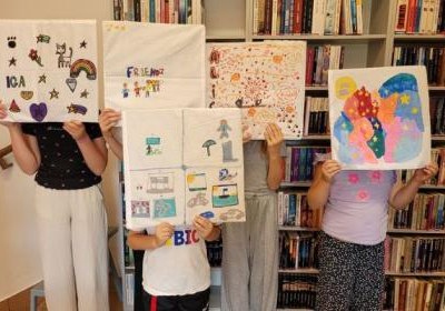 Wakacje z biblioteką w Śledziejowicach – Puzzloteka i malowanie poszewek na poduszki