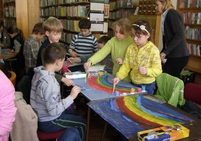 Tęczowa paleta barw – lekcja biblioteczna