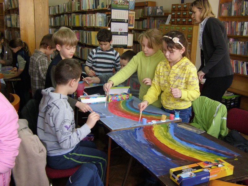 Tęczowa paleta barw – lekcja biblioteczna