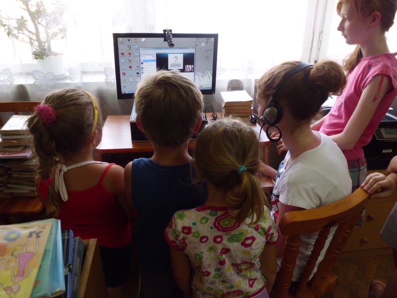 Komunikowanie się przez Skype za nami...