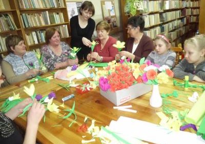 Dzień Kobiet, Dzień Kobiet niech każdy się dowie... A gdzie? W bibliotece!