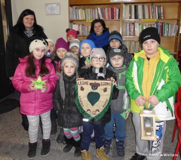 Betlejemskie Światło Pokoju w bibliotece po raz kolejny