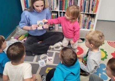 Wesoła zagroda z angielskimi słówkami