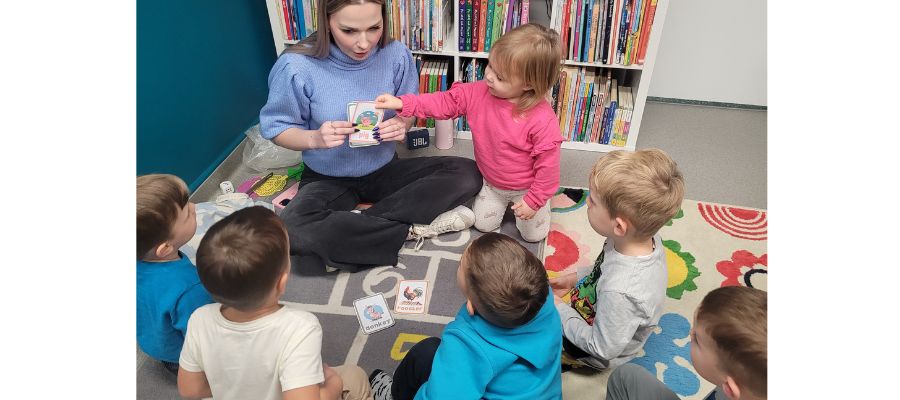 Wesoła zagroda z angielskimi słówkami