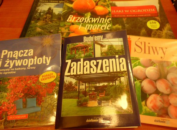 Zapraszamy miłośników ogrodów do skorzystania z oferty biblioteki