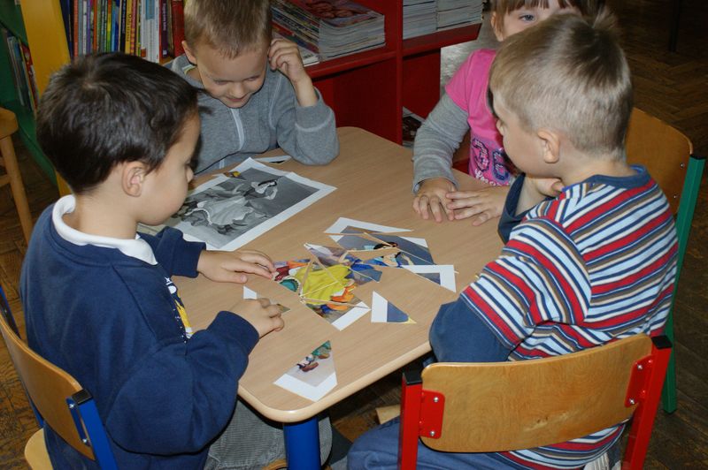 Z Molikiem w podróż po bibliotece
