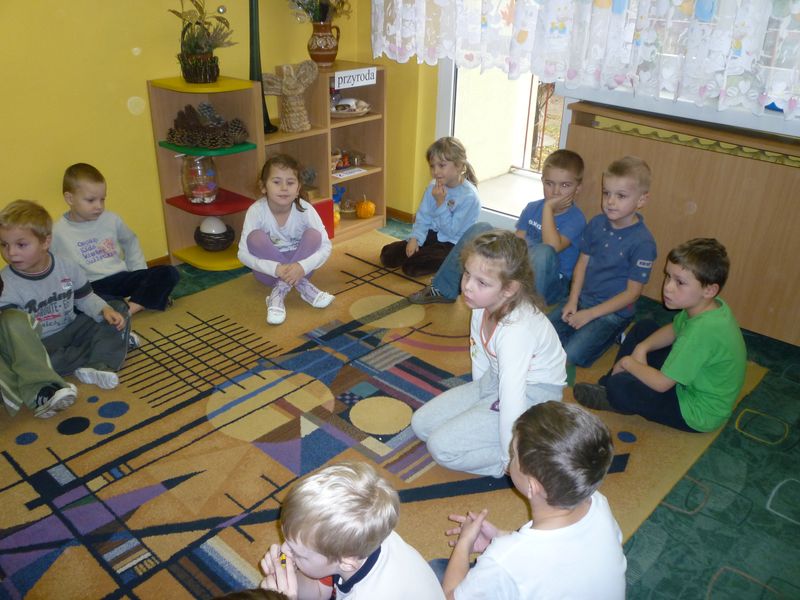 Biblioteka przychodzi do człowieka – nadal zachęcamy do czytania!