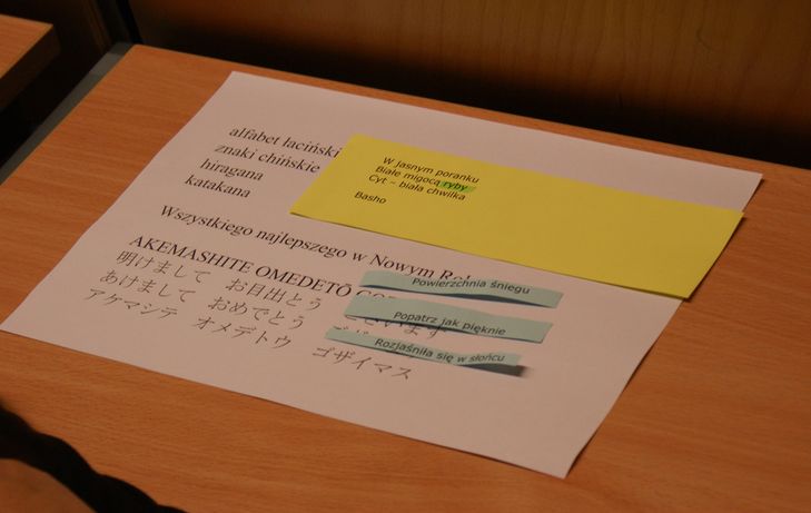 Poniedziałkowy Klub Seniora zaczytany w poezji japońskiej