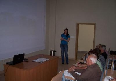 Tajemnice megalitów odkryte przed wielickimi seniorami