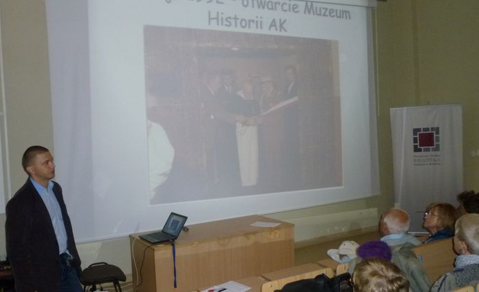 Poniedziałkowy Klub Seniora – Muzeum Armii Krajowej