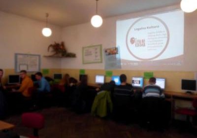 „Co w Internecie jest za free” - spotkanie z młodzieżą poświęcone domenie publicznej, wolnym licencjom i filmom.
