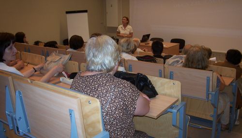 Jak nie dać się zmanipulować w Poniedziałkowym Klubie Seniora