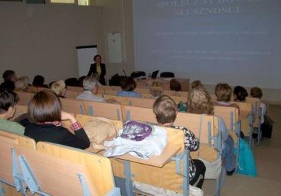 O sztuczkach jakie stosują sprzedawcy w Poniedziałkowym Klubie Seniora