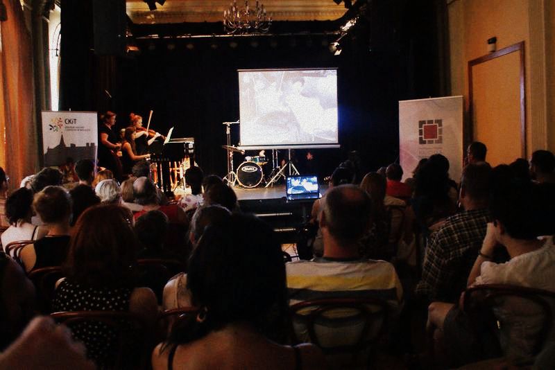 Charlie Chaplin przy dźwiękach muzyki - projekt 