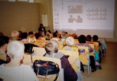 Komunikacja niewerbalna w Poniedziałkowym Klubie Seniora