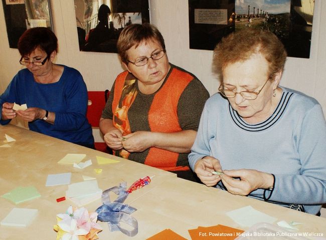 Kusudama w Klubie Aktywnego Seniora
