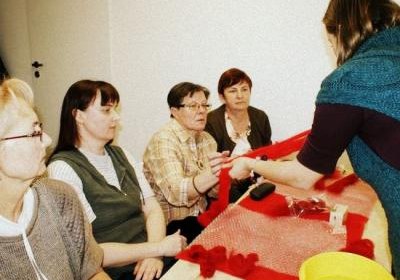 W bibliotece z tradycją w nowoczesność