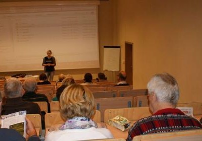 O fotografowaniu dzieci i wnuków w Poniedziałkowym Klubie Seniora