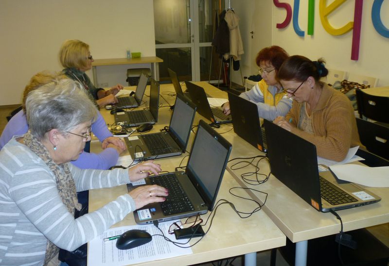 Na półmetku XV edycji warsztatów komputerowych dla seniorów