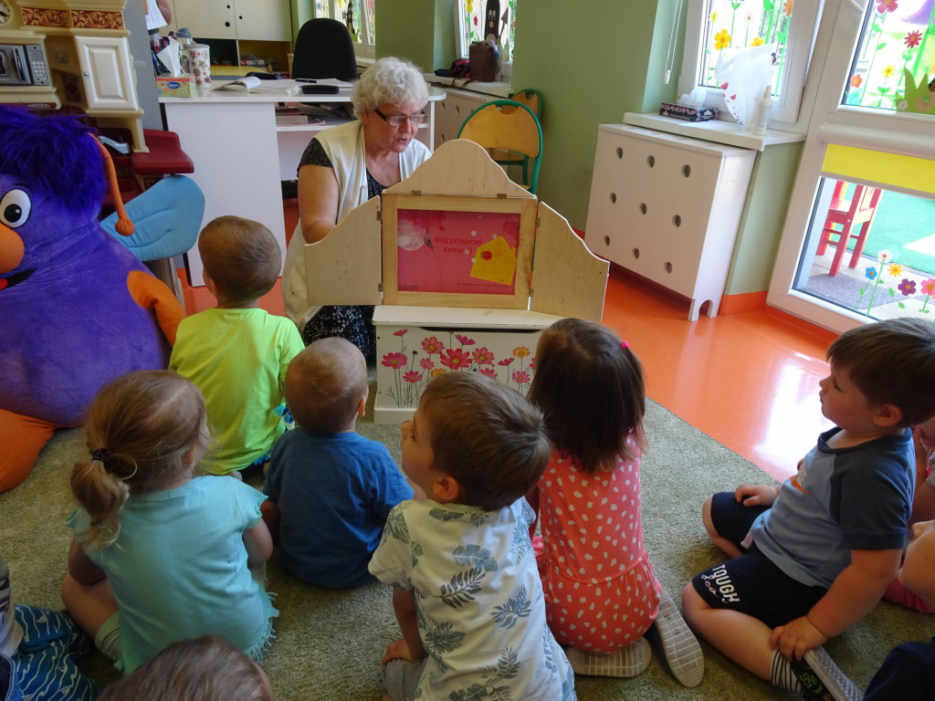 Bibliotekarze i Seniorzy dzieciom - część IV, Przedszkole Montessorek