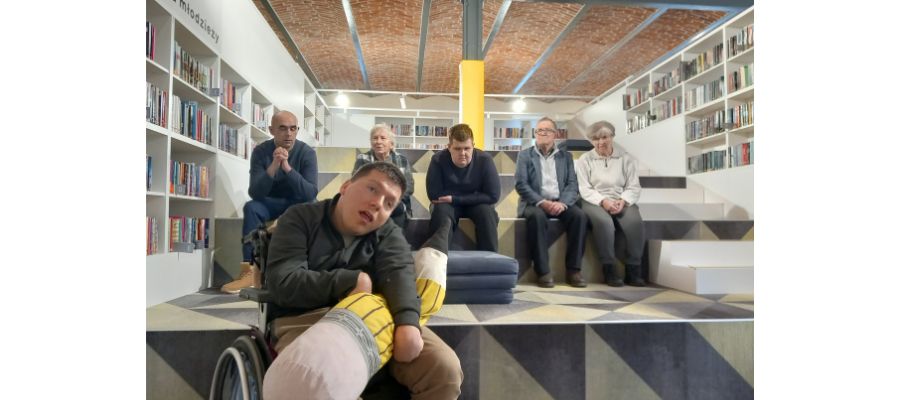 Wizyta podopiecznych ŚDS w Brzeziu w bibliotece