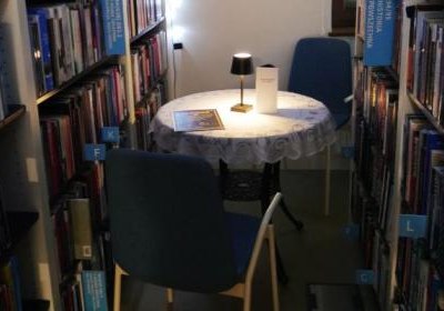 Noc między regałami. Kawa. Książki. Muzyka. Rozmowy – tak wyglądała noc bibliotek 2026!